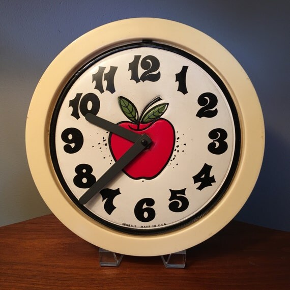 Vintage Spartus electric wall clock made in the USA