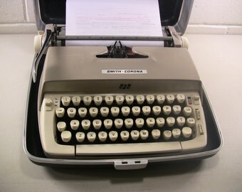 Vintage Typewriter Portable Typewriter Manual Typewriter Smith Corona Galaxie Mid Century Office Decor