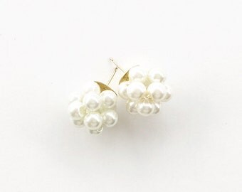 Cluster Earrings/ Pearl Cluster Earrings/ Pearl Earrings/ Pearl Bead Earrings/ Beaded Earrings/ Pearl Studs/ Bridesmaid Jewelry