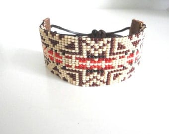 Hand woven Native American Bracelet made of Miyukibeads and leather