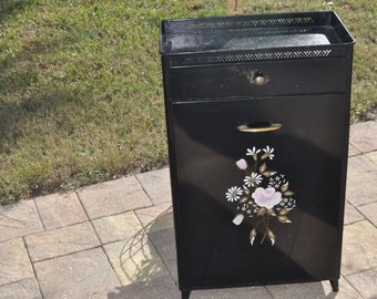 Vintage Detecto Metal Laundry Hampar Cabinet