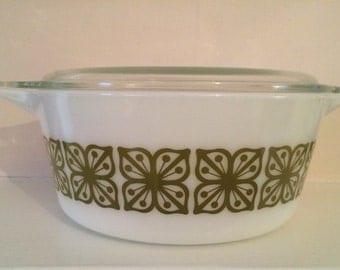 Vintage Pyrex Square Flowers Casserole 475 with lid
