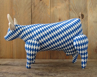 Bavarian cow made of blue white Bavarian pattern Munich Oktoberfest decoration country style Bavarian love animal farm cow collectors item