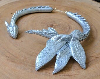 Daenerys Targaryen Necklace. Bright Silverof Daenerys Dragon Choker. Game of Thrones Jewelry. Daenerys Cosplay.