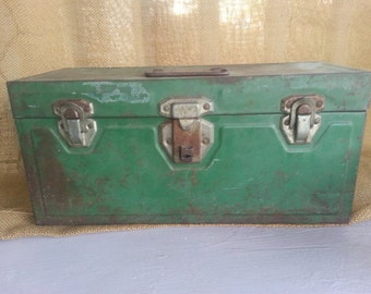 Green 1950s Metal Toolbox Comes With Tray Green Metal Box with Character