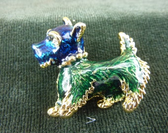 Vintage Enamel Brooch of a scottie dog very cute