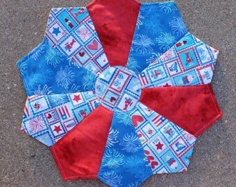 July 4 Dresden Plate Table Topper