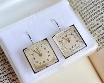 Dial Steampunk Earrings, Resin Earrings, Vintage Watch Parts, Unique Victorian Steampunk Gift, Dial Earrings, Vintage earrings, Vintage Gift