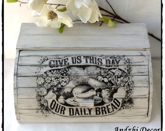Bread box,BREAD Bin,beige Shabby Chic cottage,wooden Bread Box,Shabby Chic Bread box,Farmhouse Style rustic cottage decor,vintage