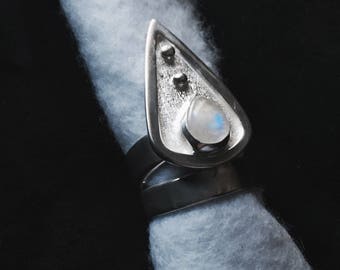 Magical moonstone silver ring, US size 6 1/2