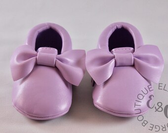 Baby Moccasins, Bow and Fringe Moccasins, Pink, Purple, Coral, Mint, Baby Shoes, Baby Crib Shoes, Toddler Shoes, Eco Friendly Moccasins
