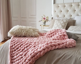 Wool Hugs Blush Pink Chunky Knit Blanket. Knitted baby blankets. Arm knit blanket. Big knit blanket. Knit throw. Merino wool blanket