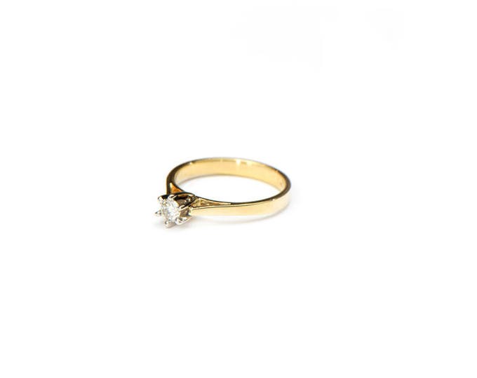 Vintage Solitaire Gold Engagement Ring