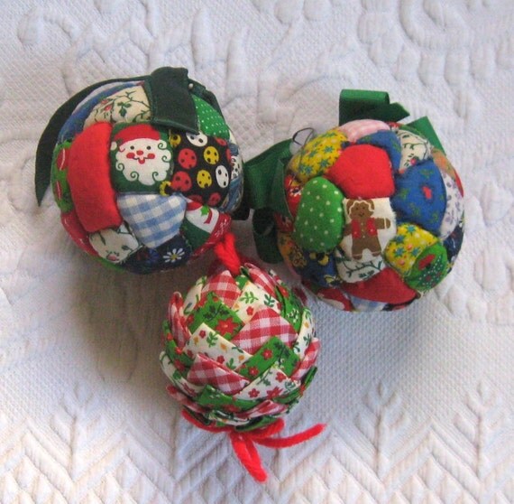 quilted xmas balls . quilted ornaments . 70s retro ornaments