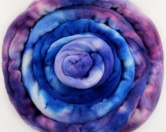 Sapphire Lilac merino wool top for spinning and felting (3.9 ounces)