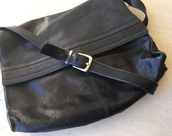 Vintage 90's Black Messenger Leather Handbag