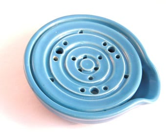 Turquoise Soap Dish - Handmade Pottery - Draining Soap dish - Drain Tray - One Piece - Soap Saver - Kitchen or Bath - Bright Turquoise