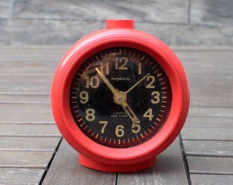 Vintage Alarm Clock - Red clock - Manual clock - Red alarm clock mechanical