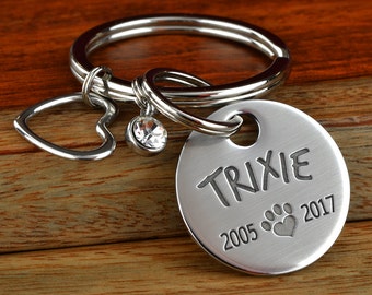 Engraved Pet Memorial Keychain Gift, Pet Loss Keychain, Pet Mom, Pet Lover Gift, Pet Remembrance, Heart Keychain, Pawprint Charm,Made in USA