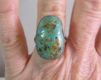 Vintage Signed Native American Chunky Turquoise Ring in Sterling Silver..... Lot 5266
