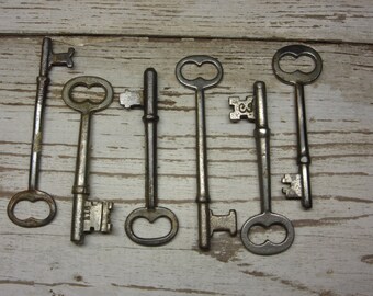 6 Antique Skeleton Keys Authentic Late 1800s Era Vintage Metal Keys Original Collection of Skelton Keys Jewelry Crafts Collection Old Keys A