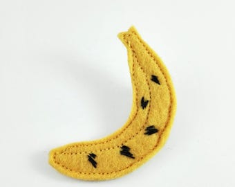 banana brooch