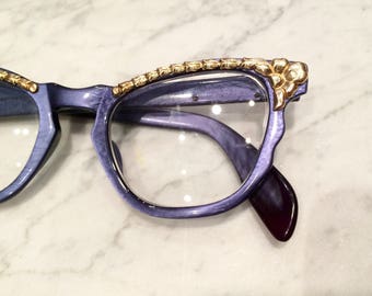 Vintage cats eye glasses , purple lavandar frames with gold detail wingtip, women's vintage eyewear