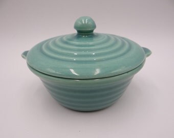 Near Mint Vintage 1940s Bauer Pottery Jade Green Ring Ware Individual Casserole Covered Baker or Baking Dish - JD1