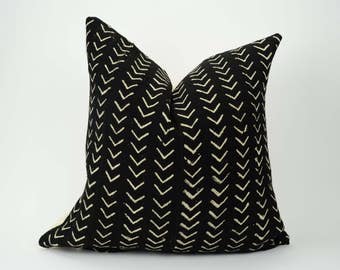 mudcloth pillow // black mudcloth cushion case //arrow mud cloth pillow // black and white mudcloth pillow