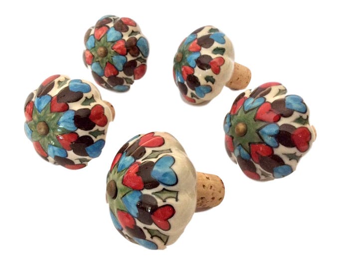 Bottle Stoppers - Includes Set of 5 - Heart Design Cork Stopper Collection - Beverage Stoppers