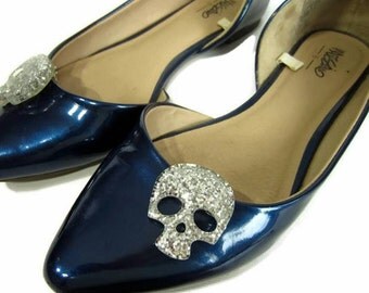 Silver Skull Shoe Clips, Silver Glitter Skulls, Sugar Skull Shoe Buttons, Rockabilly Shoe Clips, Gothic Shoe Clips, Punk Shoe Accessory