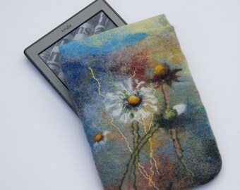 Felted Kindle Cover Kindle Paperwhite Voyage Case floral e-reader Sleeve blue gadget white dandelion pouch with magnetic snap gift for her