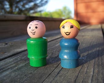 vintage Fisher Price Little People w/ wooden bodies ~ mom & dad || vintage toys || vintage Little People || toddler toys || pretend play