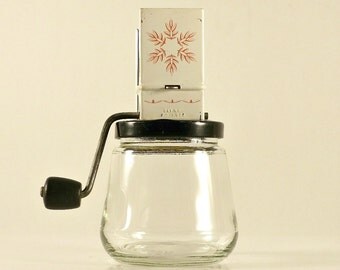 Vintage Androck Nut Grinder Red Leaf Design/Nut Grinder Snowflake Design/Vintage Nut Grinder/Vintage Kitchen Decor/Vintage Hand Appliance