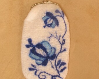 Felted Eyeglasses Case, Wool Eyeglasses Case, Small Purse, Blue and White eyeglasses Case