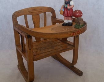 Petite chaise en bois vintage et originale pour bébé