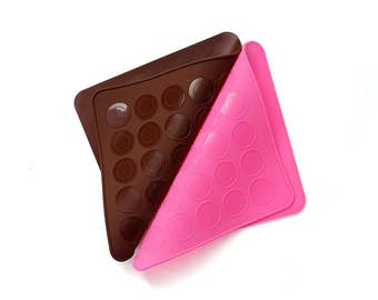 Silicone Macaron Mat / Reusable French Macaron Cookie Baking Sheet / Easy Clean High Temperature Macaroon Pastry Mat / Kids Cooking Bakeware