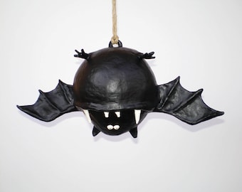 pipistrello in cartapesta