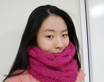 Bright Pink Chunky Cable Cowl