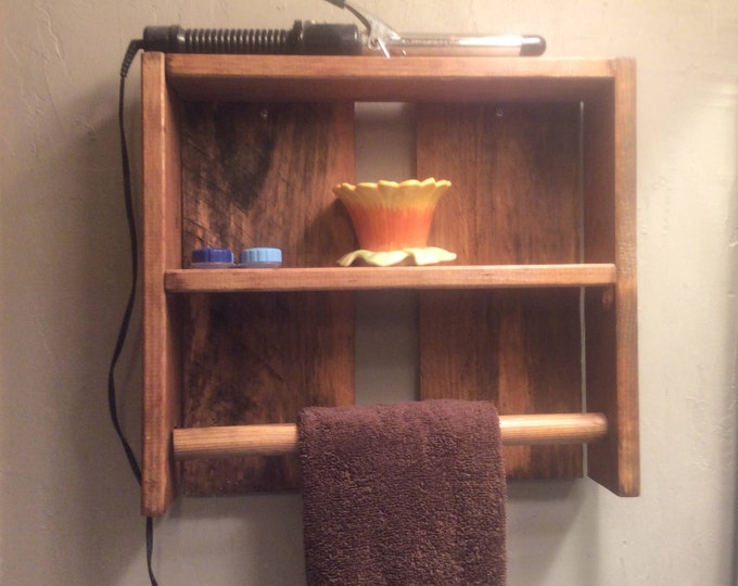 Pallet towel rack