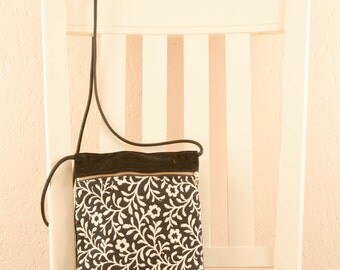 Black and White Floral Chula
