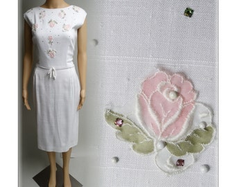 Vintage 1950s Dress//White//Rose Appliques//Nat Turoff//Rhinestones//Wiggle//Hourglass//New Look//Rockabilly//Mod//
