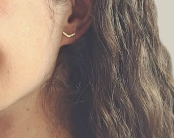 Chevron Stud Earrings // Minimalist earring // Minimalist Jewelry // Stud Earring // Chevron // Simple Stud Earring // Chevron Stud Earring