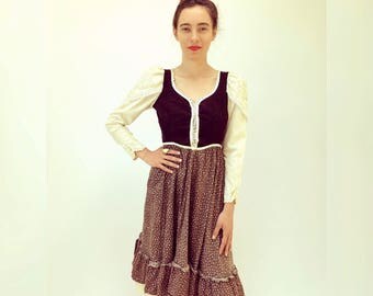 Gunne Sax Dress // vintage 70s boho hippie hipster 1970s hippy sun country high empire waist floral prairie corset lace // XS X-Small