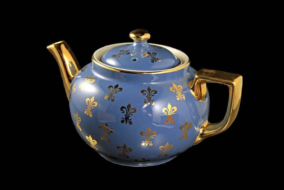 Hall Teapot, Fleur De Lys, Dark Blue, Gold Trim, 6 Cup, Boston Shape