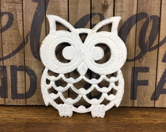 Cast Iron Owl Trivet, Creamy White Owl Plant Holder, Rustic Hot Plate, Large Metal Owl Decor, Woodland Animal Stand, Spring Garden Accent