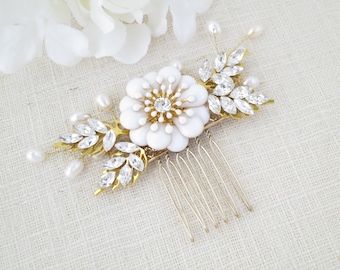 Swarovski bridal hair comb, Crystal and pearl flower hairpiece, Gold wedding hair accessory