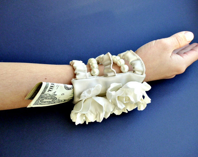 Ivory Flower pearl Bracelet for money purse secret Bridesmaid Corsage Custom Wedding Flowers Prom Wide bracelet beige gift for her female
