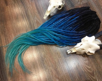 DE dreadlocks. NIGHT SEA synthetic dreads. Ombre from black to dark blue to pastel mint. Single ended dreadlocks