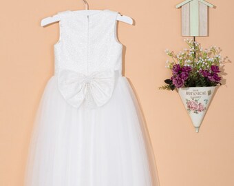 White flower girl dress tulle/lace flower girl dress with bow/white communion pageant dress/toddler girl dress/junior bridesmaid dress 0082